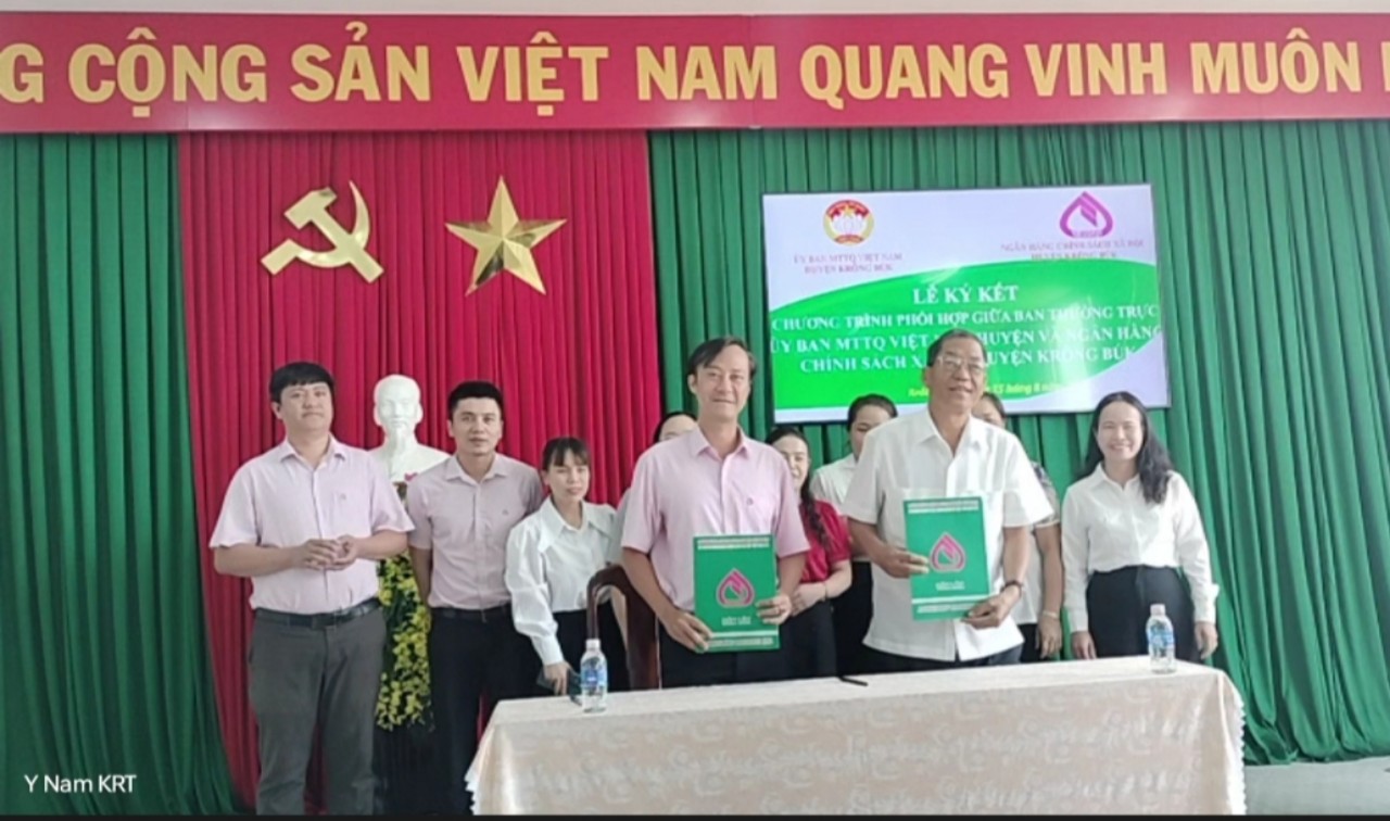 Tổ chức lễ ký kết chương trình phối hợp giữa Ủy ban Mặt trận Tổ quốc Việt Nam huyện và Phòng giao dịch Ngân hàng Chính sách xã hội huyện Krông Búk